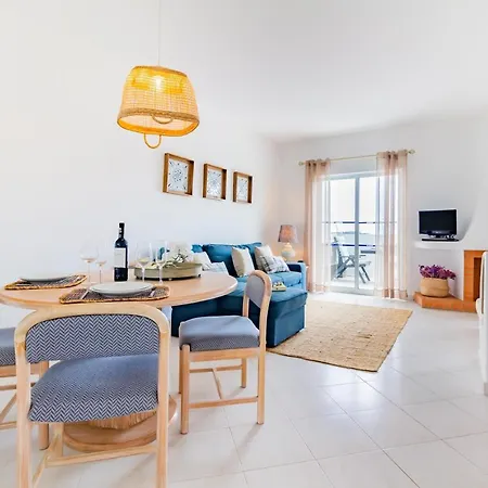 Family Holidays With Pool View * Albufeira