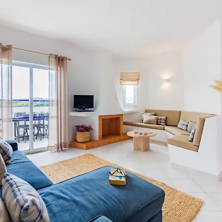 Family Holidays With Pool View Apartman Albufeira