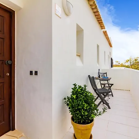 Family Holidays With Pool View * Albufeira