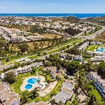 Clube ☀family Holidays With Pool View Apartmán *