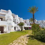Clube ☀family Holidays With Pool View Apartmán *